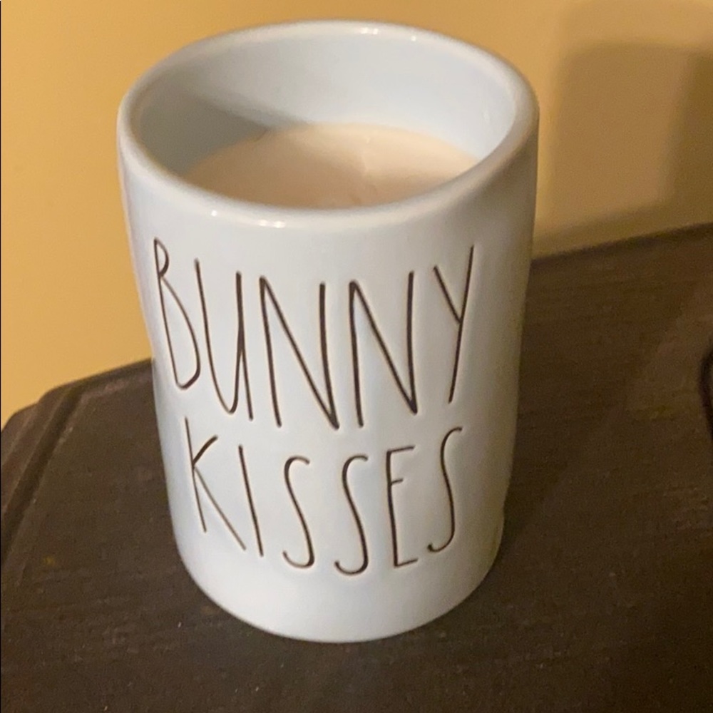 Bunny kisses